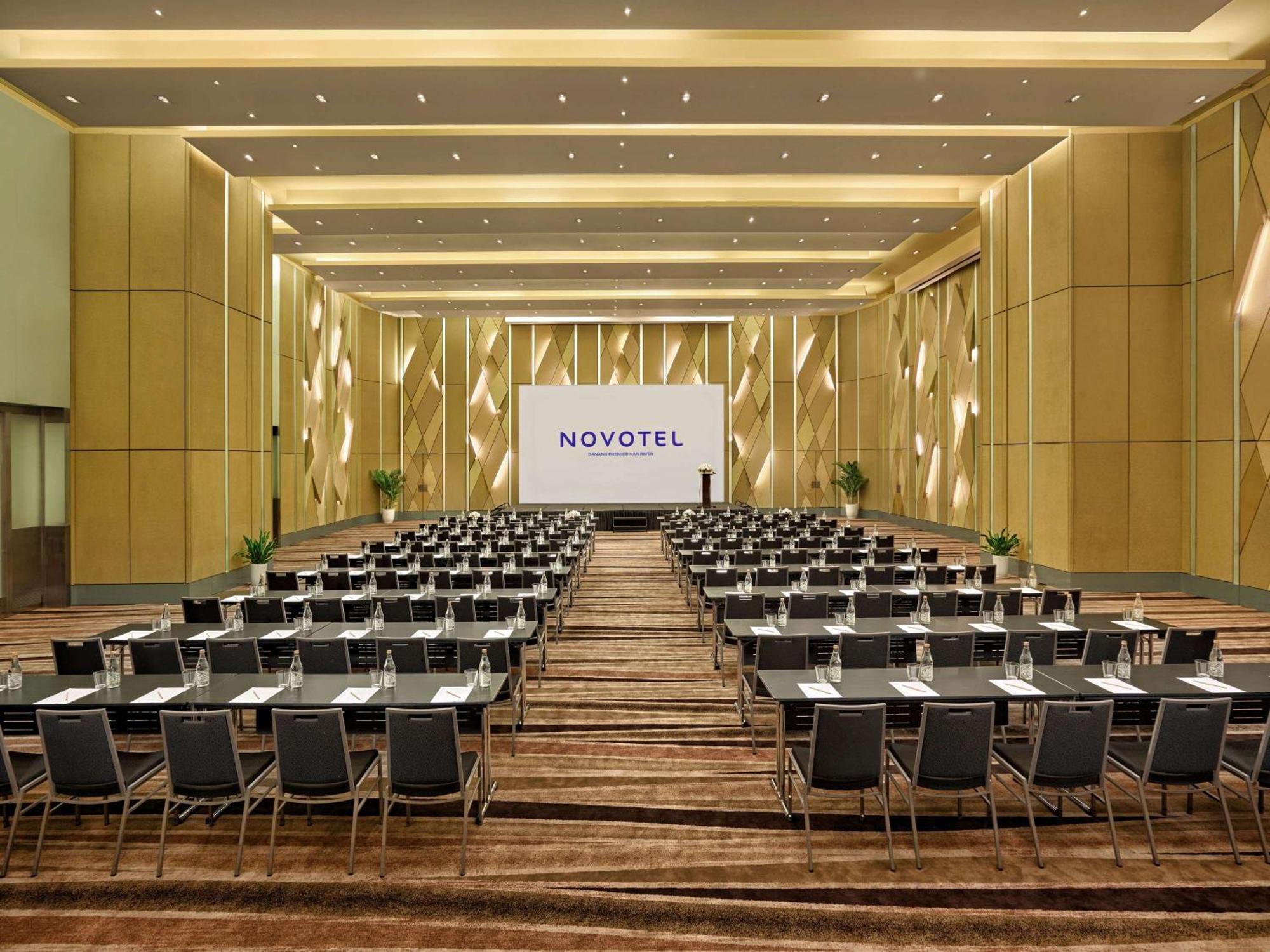 Novotel Danang Premier Han River Екстер'єр фото
