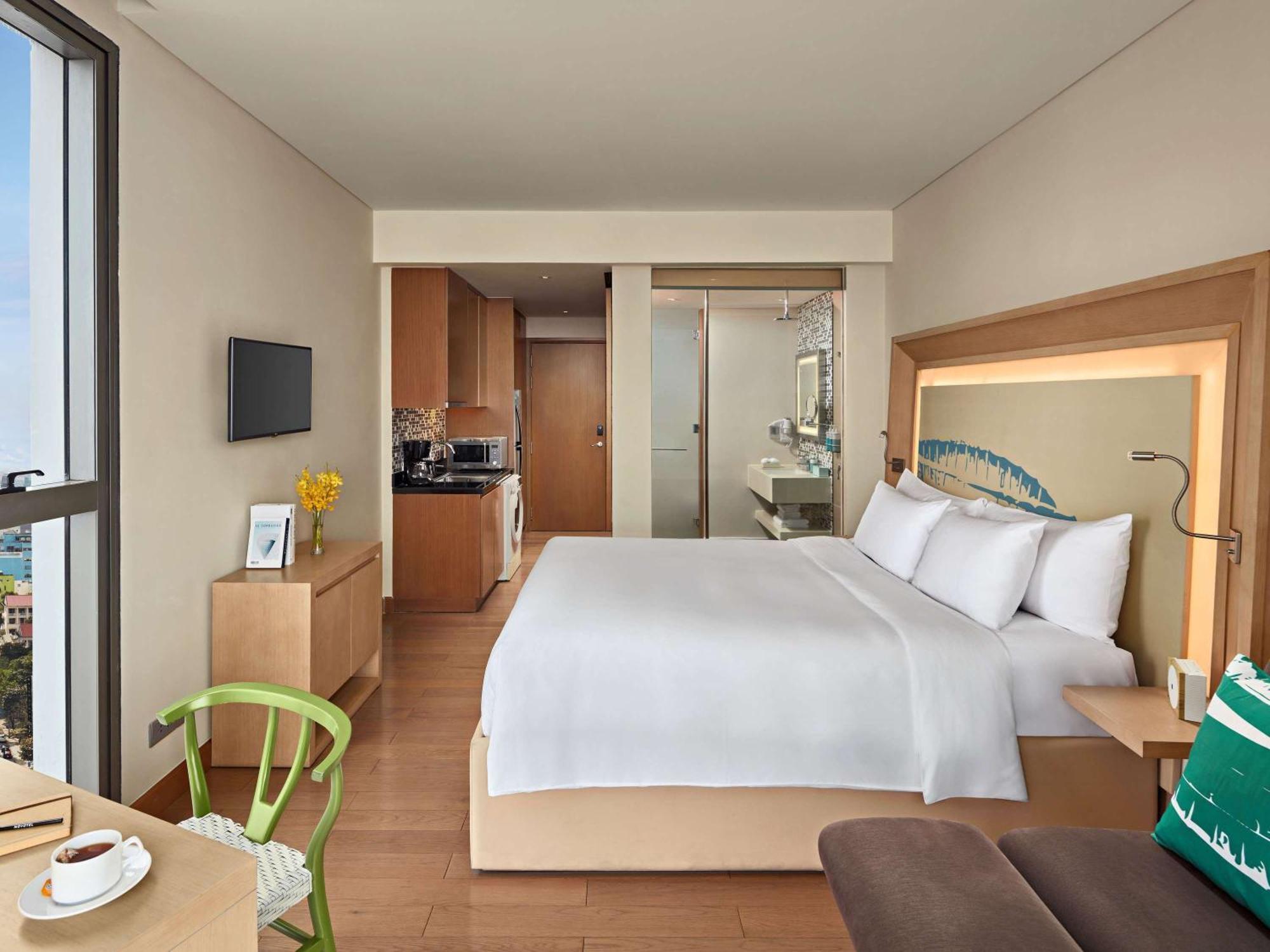 Novotel Danang Premier Han River Екстер'єр фото