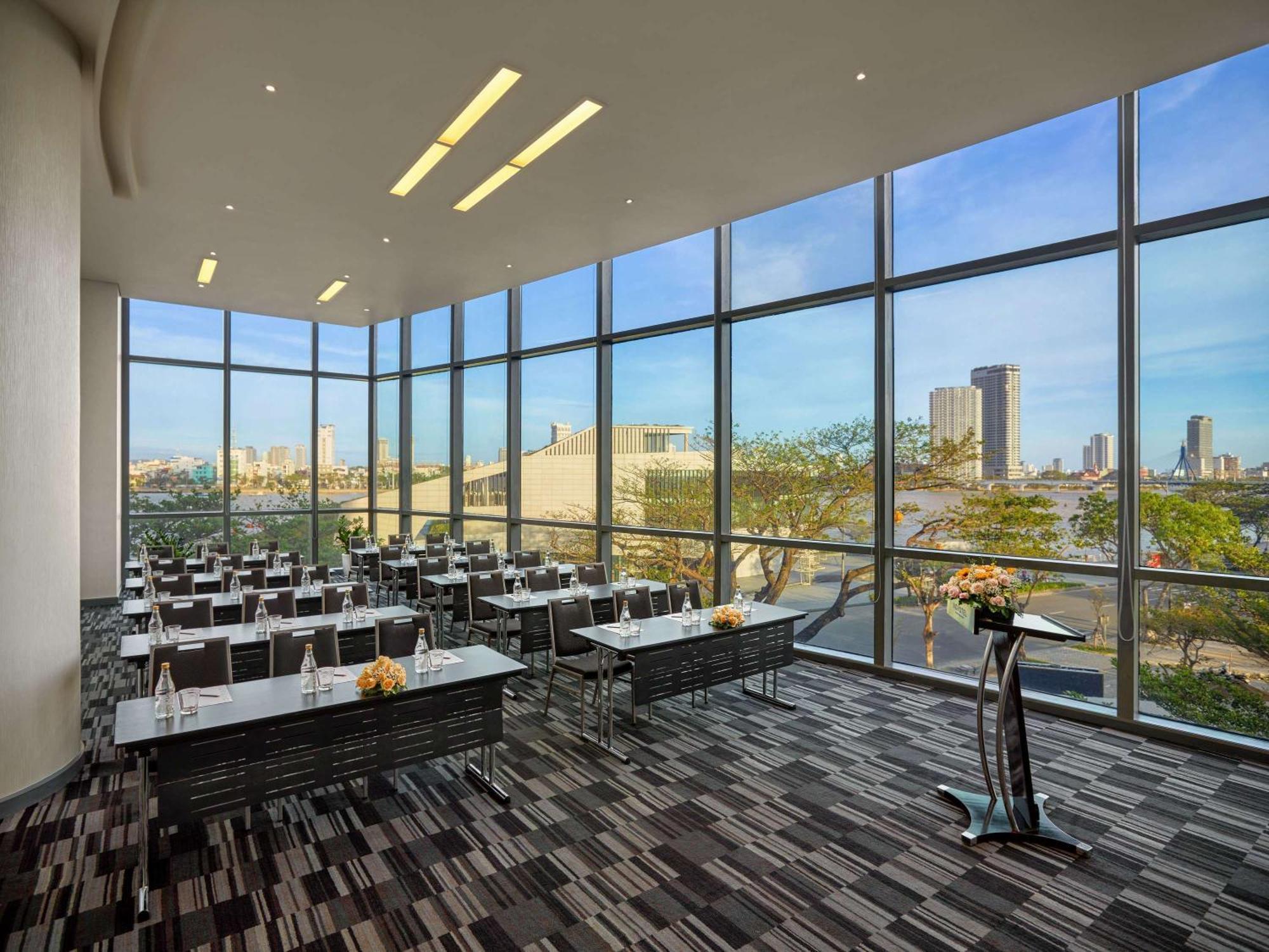 Novotel Danang Premier Han River Екстер'єр фото