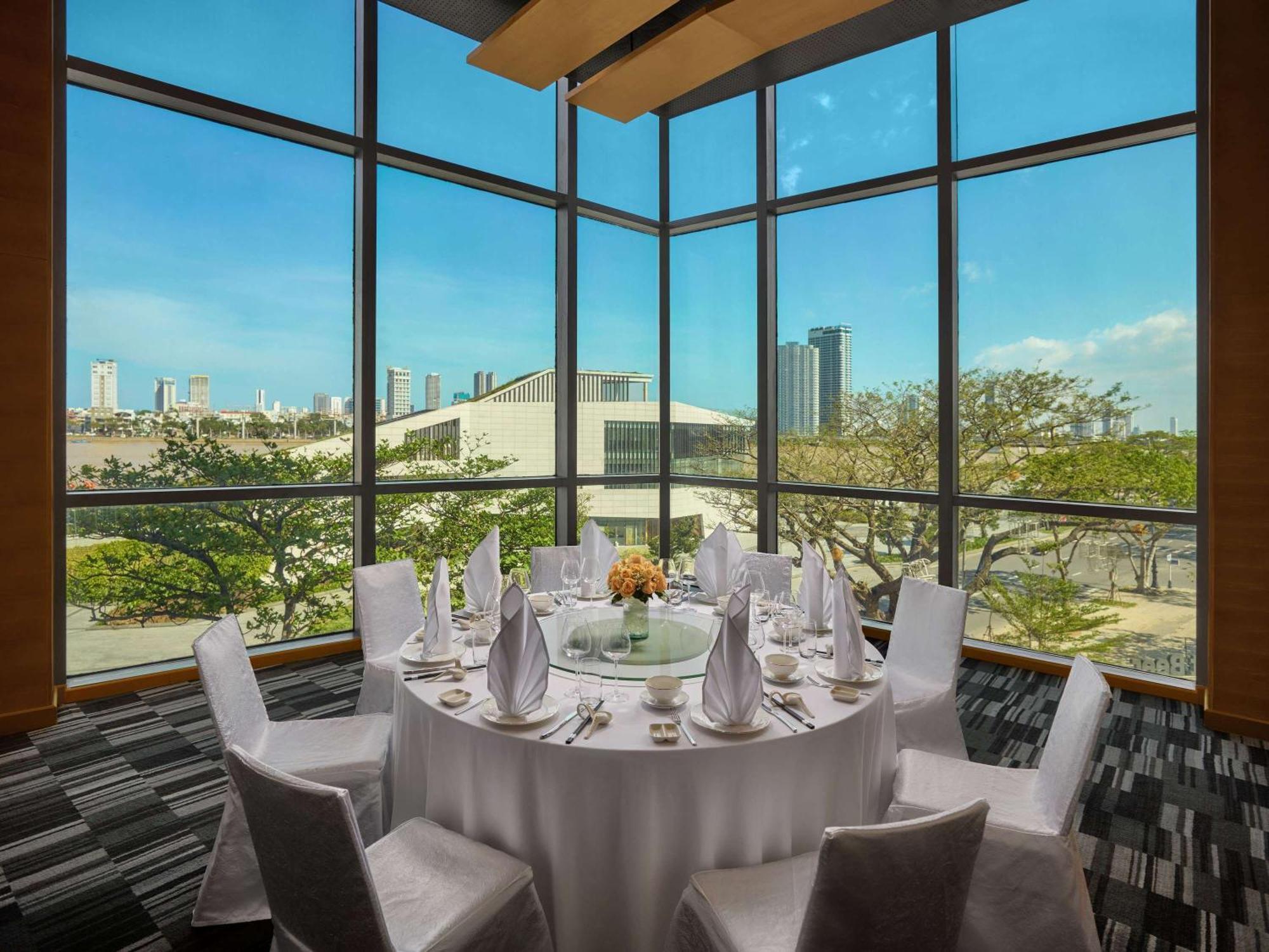 Novotel Danang Premier Han River Екстер'єр фото
