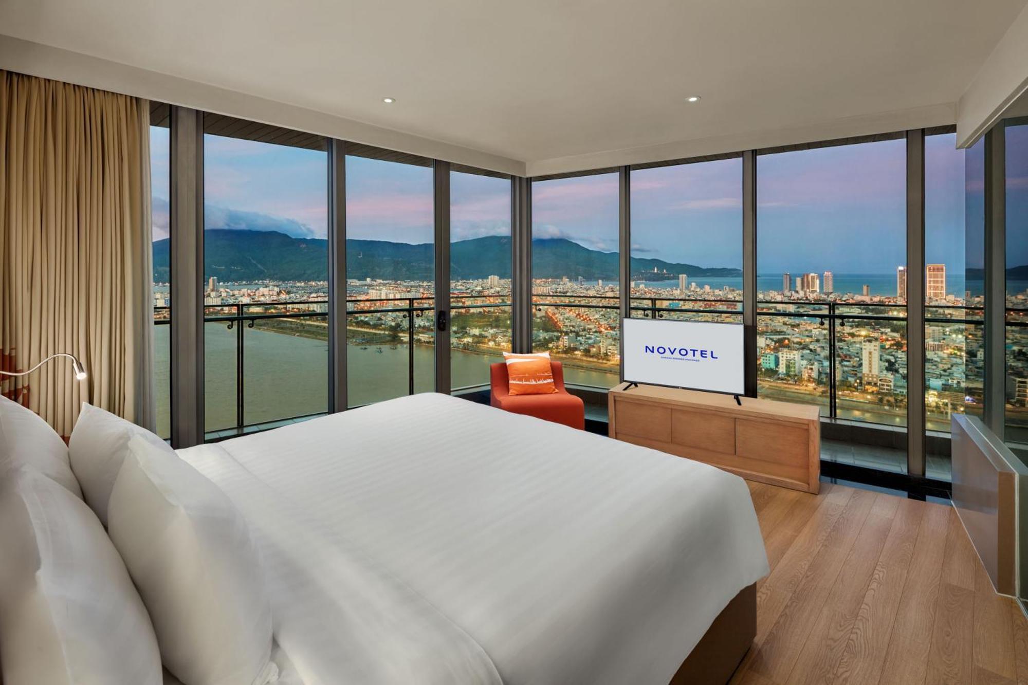 Novotel Danang Premier Han River Екстер'єр фото